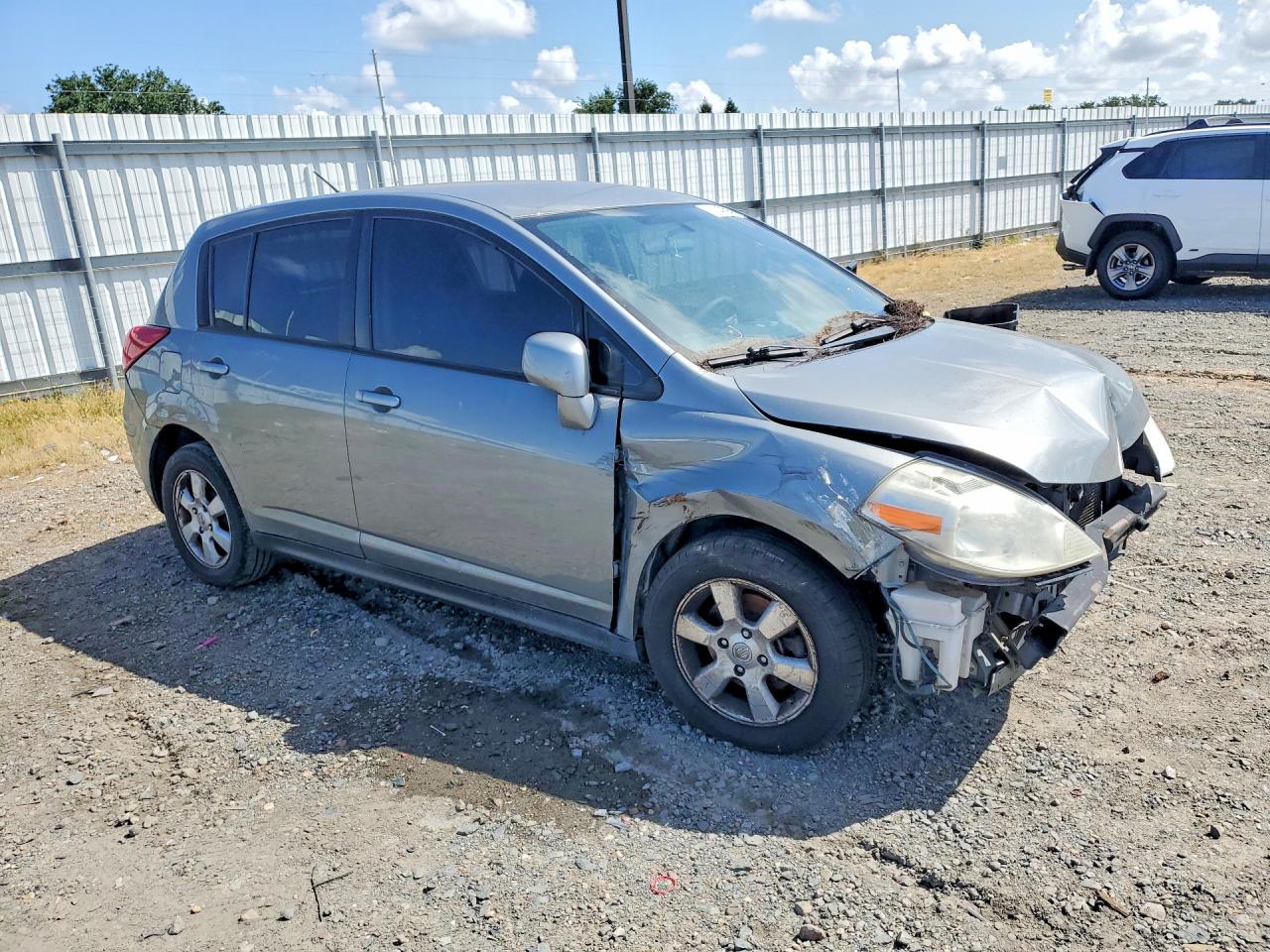Nissan Versa 1.8 S