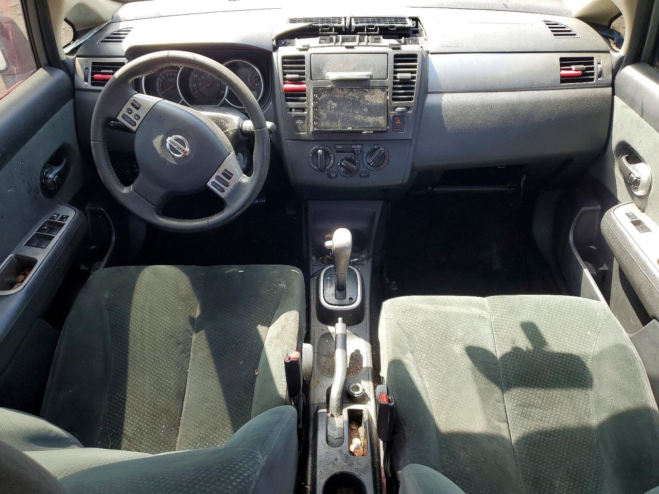 Nissan Versa 1.8 S