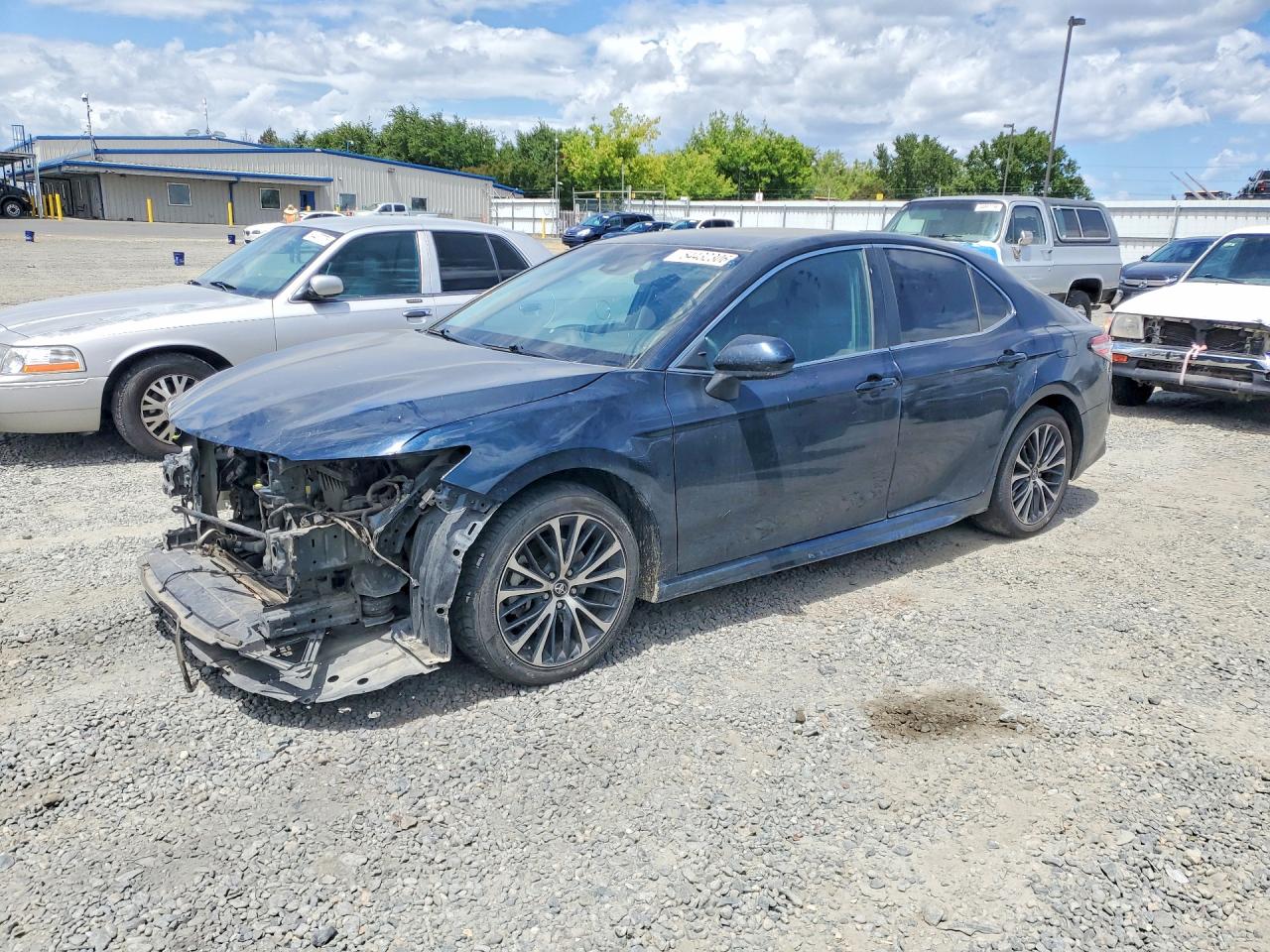 Salvage Toyota Camry Image