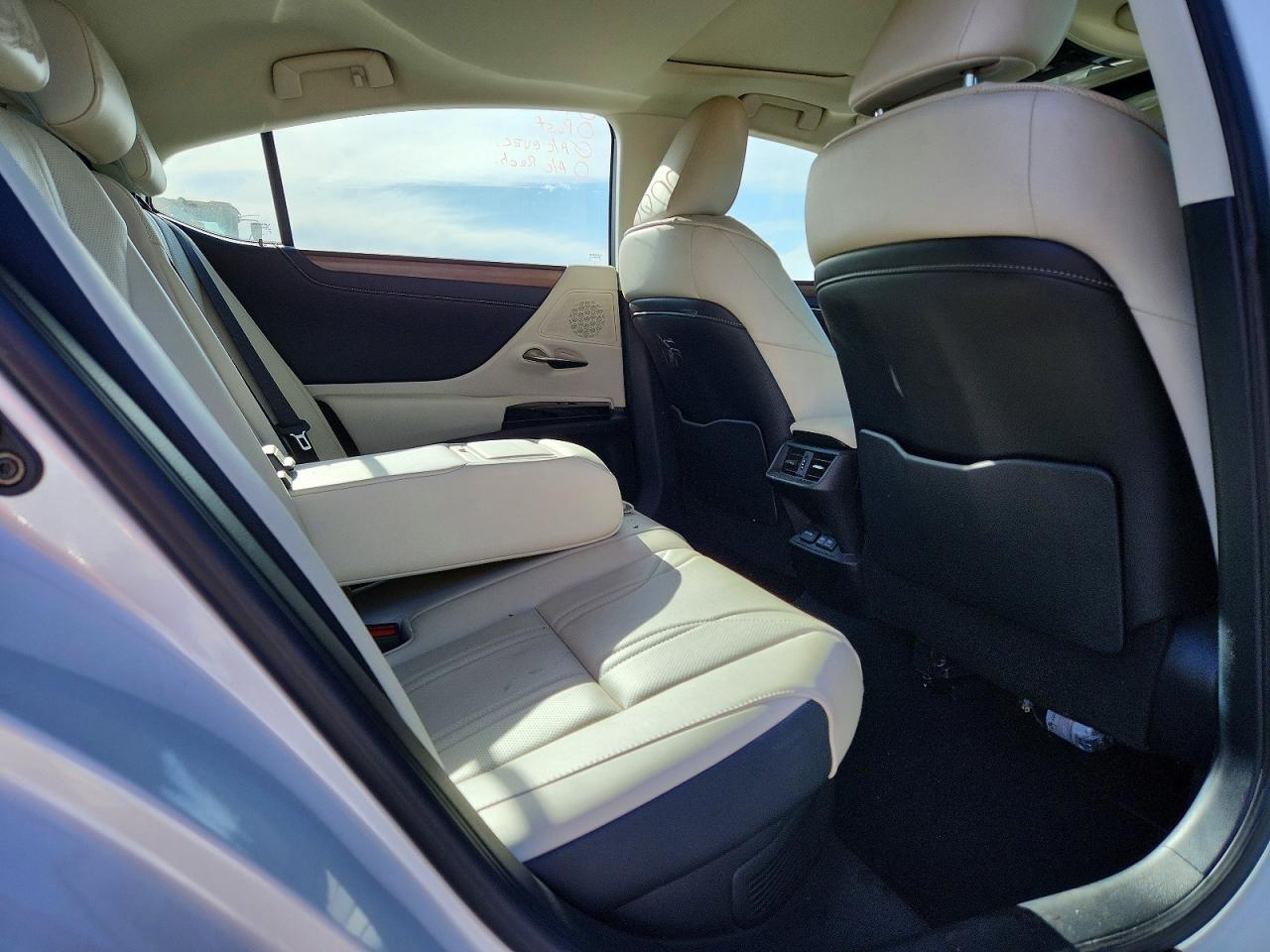 Lexus Es Luxury
