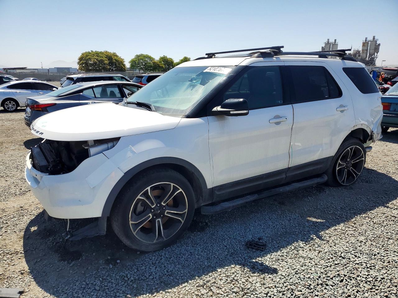 Salvage Ford Explorer Image
