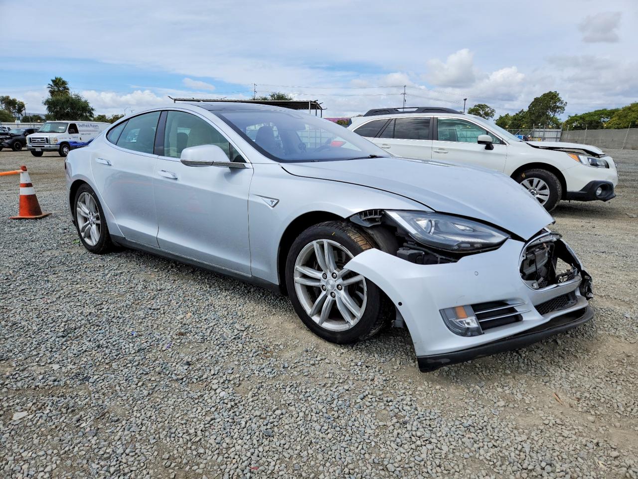 Tesla Model S 85d