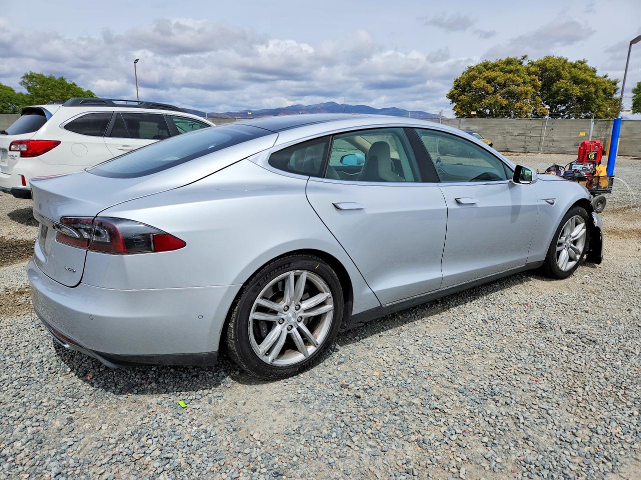 Tesla Model S 85d