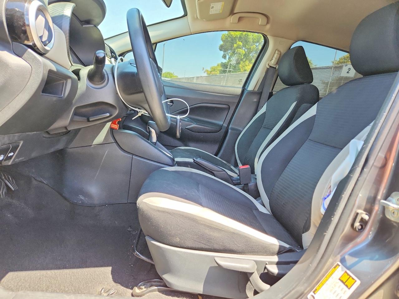 Nissan Versa Sv
