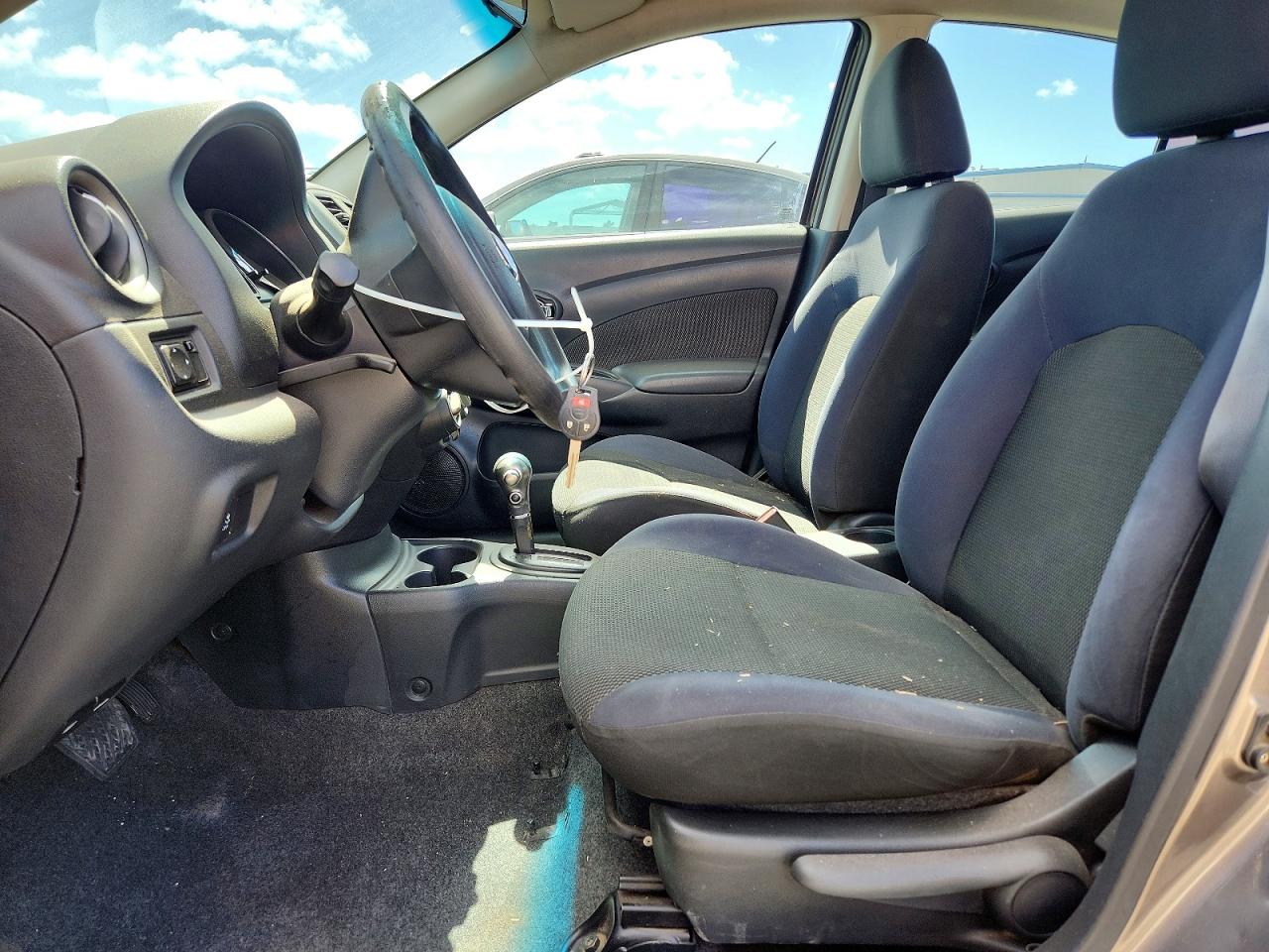 Nissan Versa 1.6 S