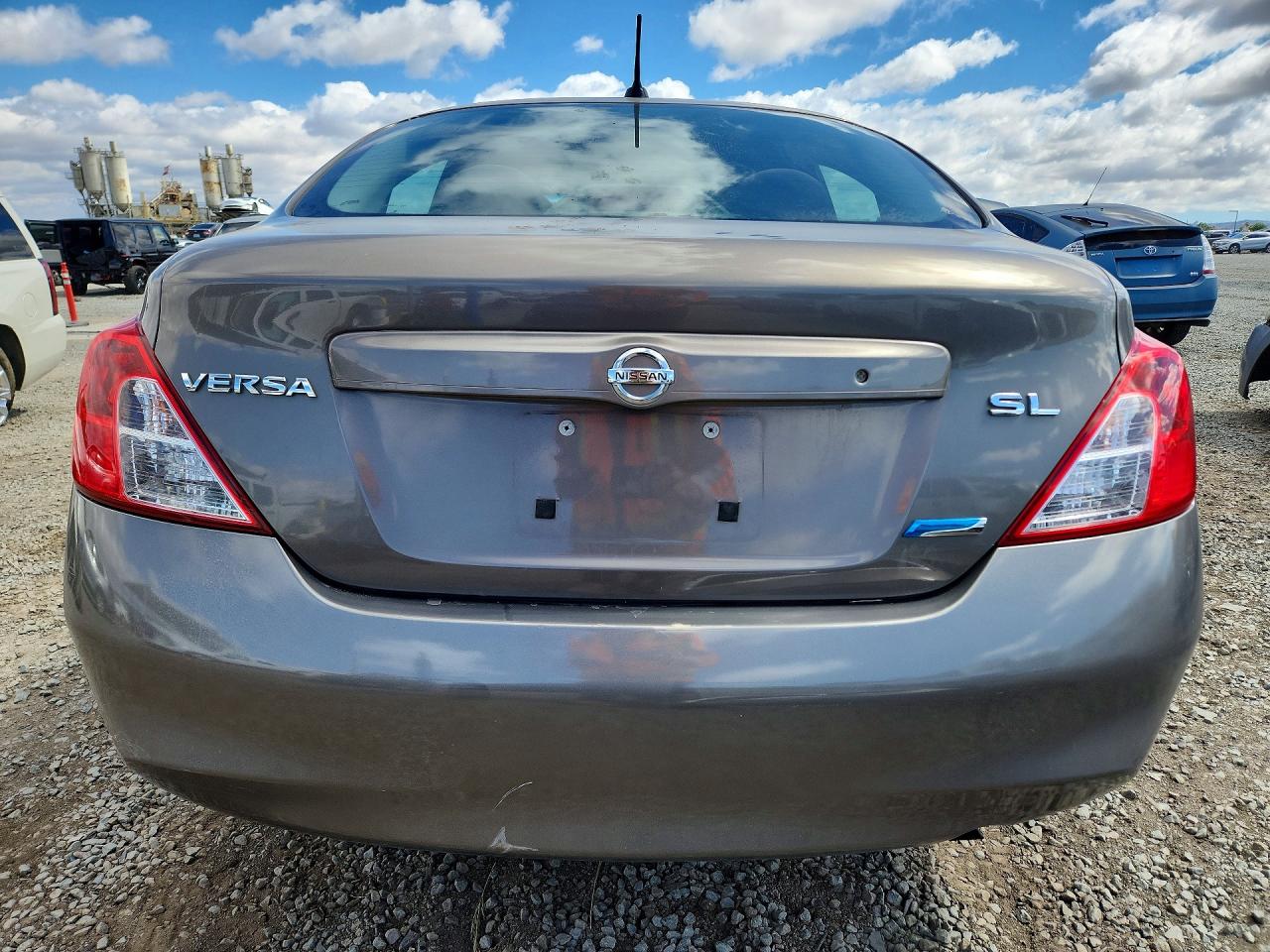 Nissan Versa 1.6 S