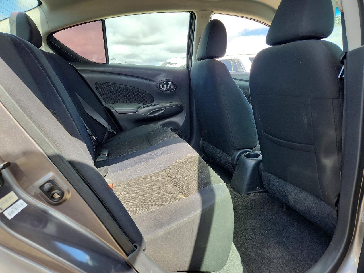 Nissan Versa 1.6 S