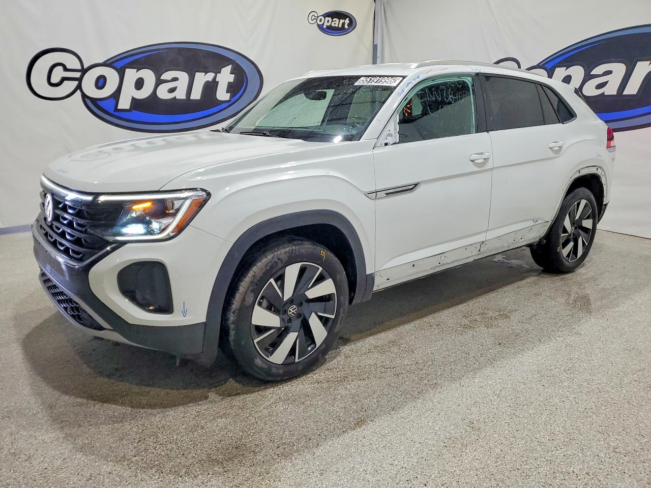 Salvage Volkswagen Atlas Image