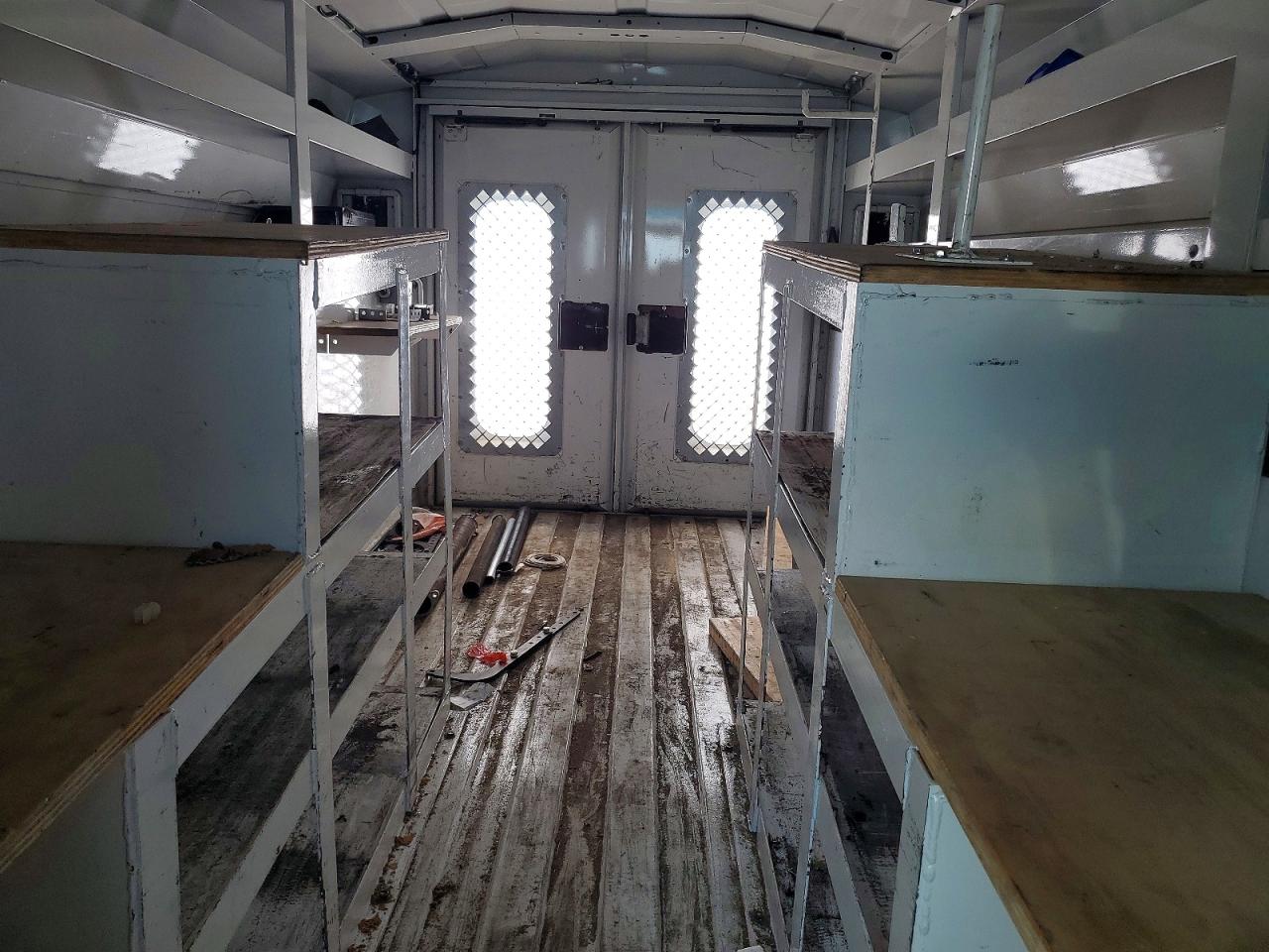 Ford Econoline E350 Super Duty Cutaway Van