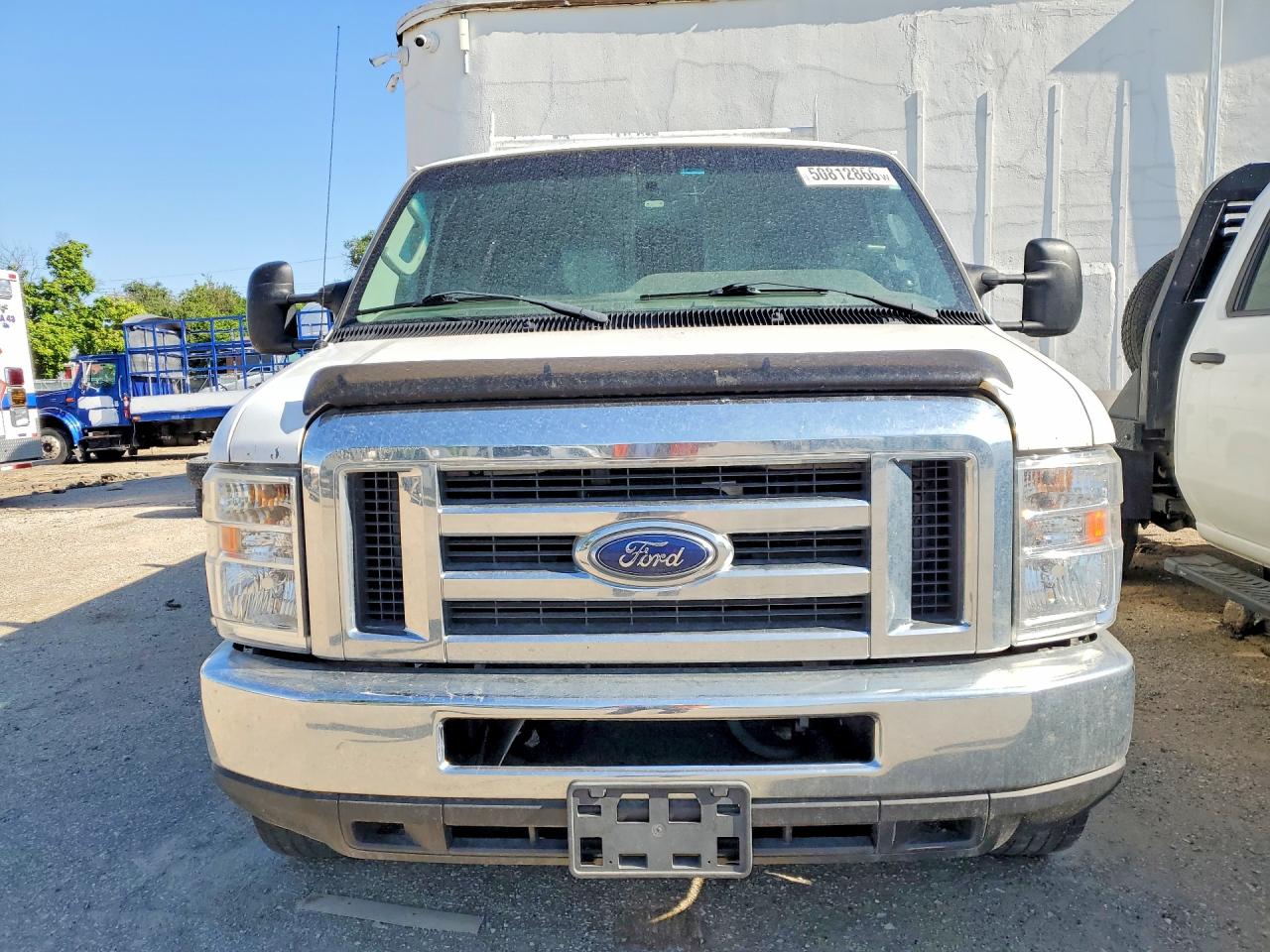 Ford Econoline E350 Super Duty Cutaway Van