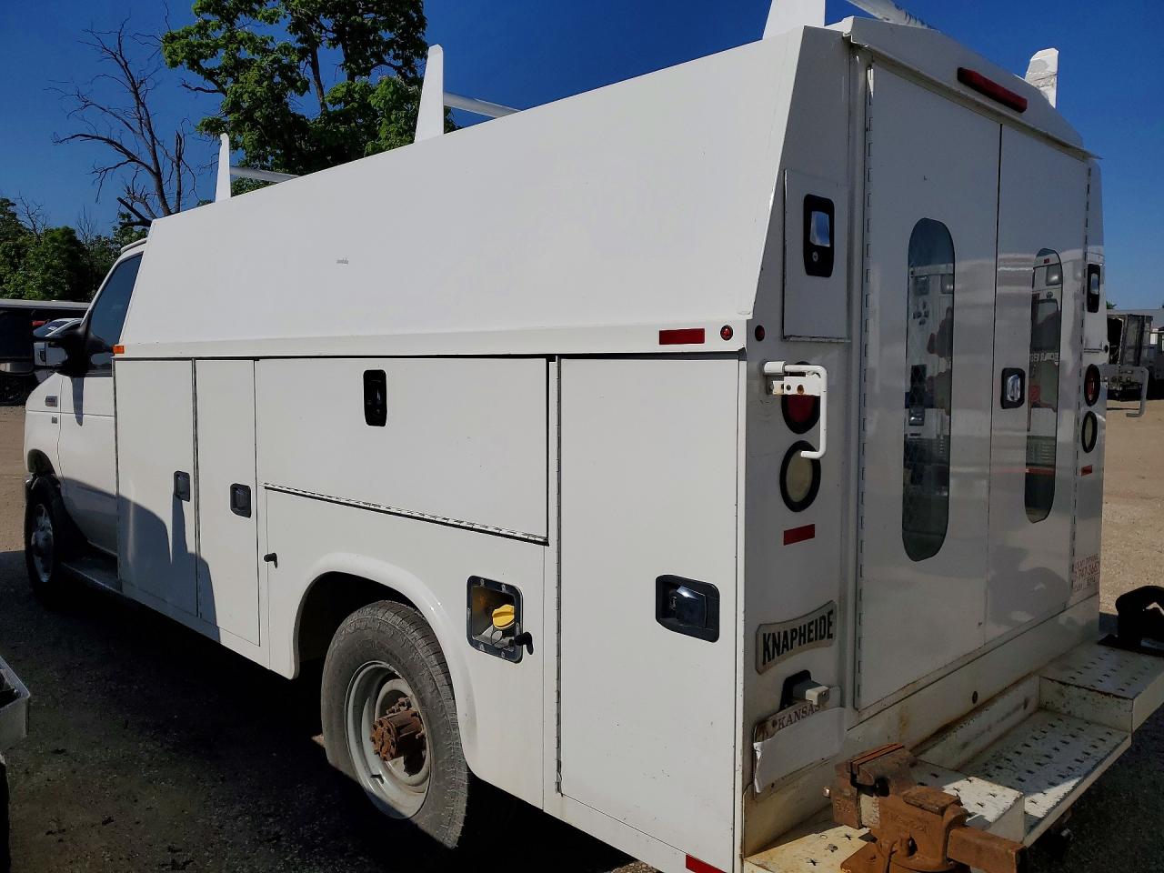 Ford Econoline E350 Super Duty Cutaway Van