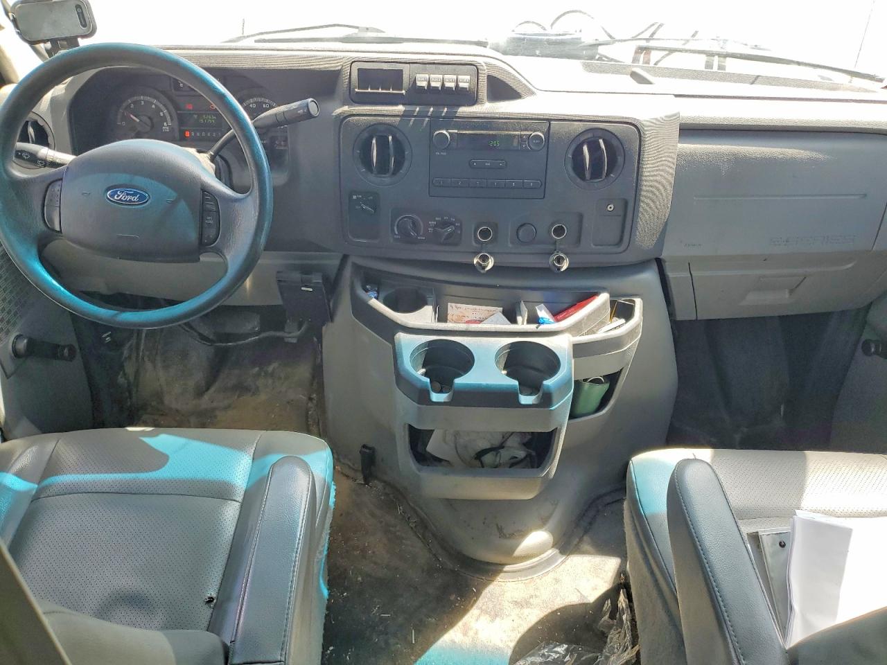 Ford Econoline E350 Super Duty Cutaway Van
