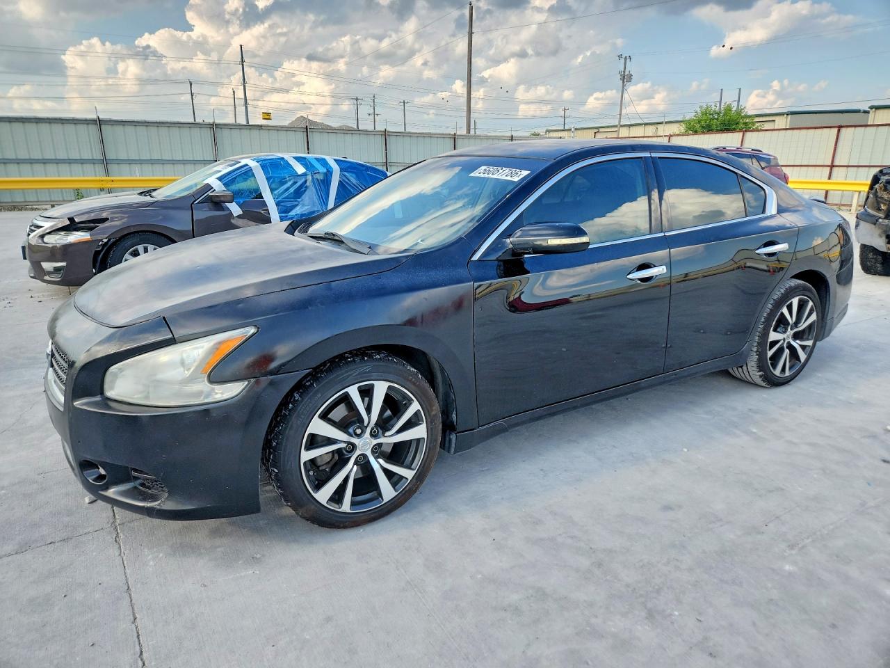 Salvage Nissan Maxima Image
