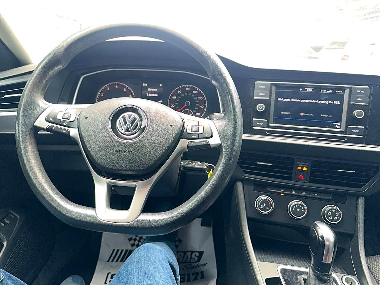 Volkswagen Jetta S