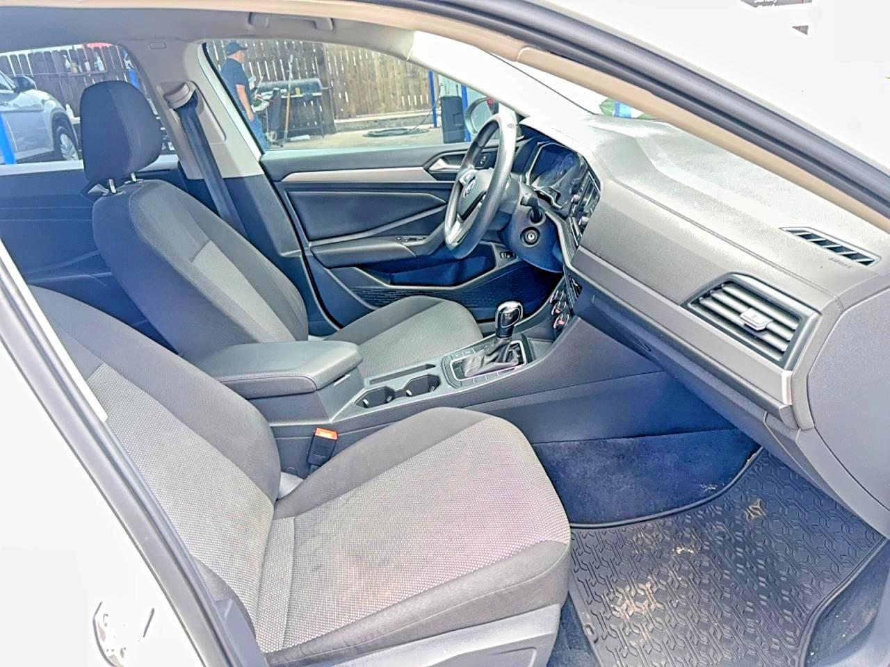Volkswagen Jetta S