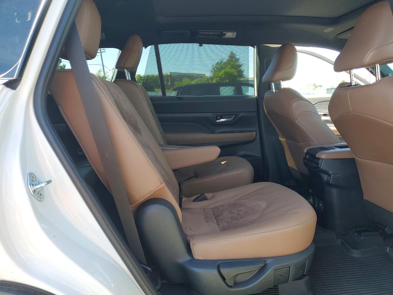 Toyota Grand Highlander Hybrid Max Platinum