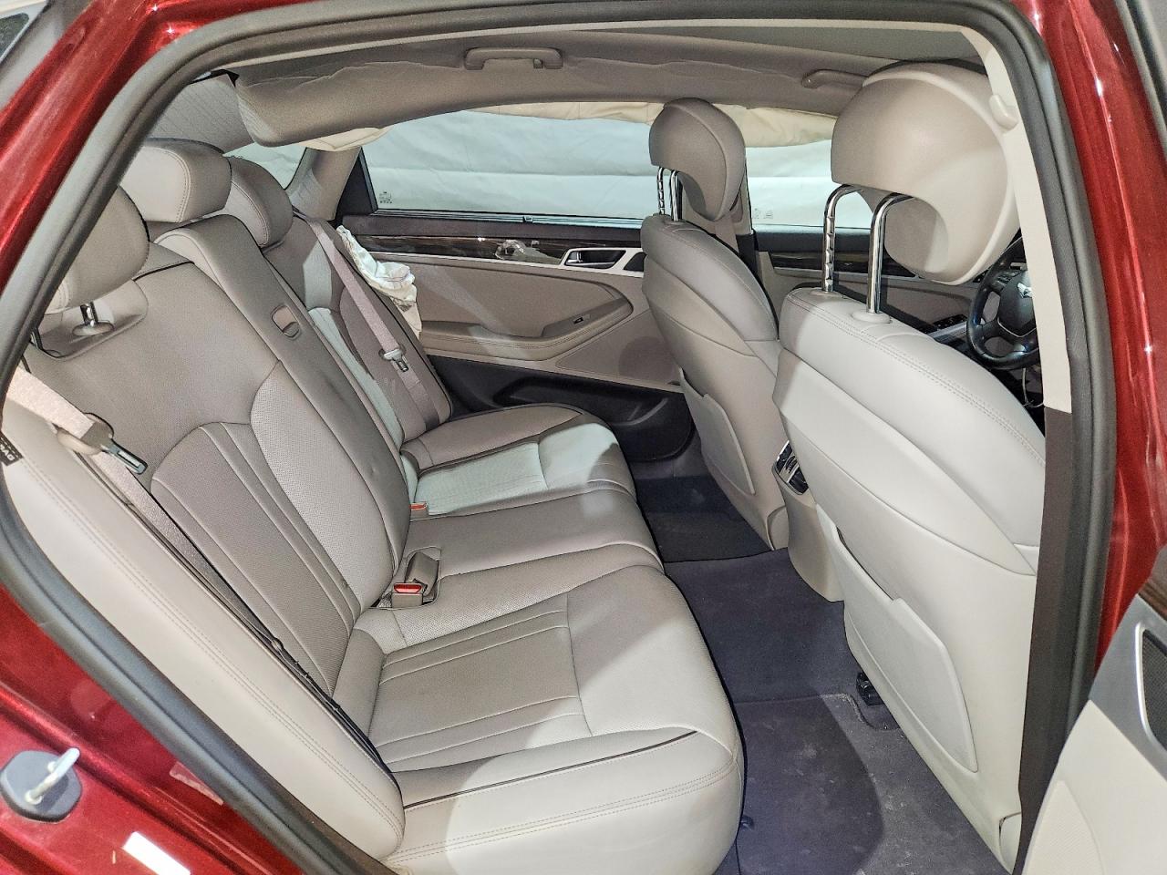 Hyundai Genesis 3.8l