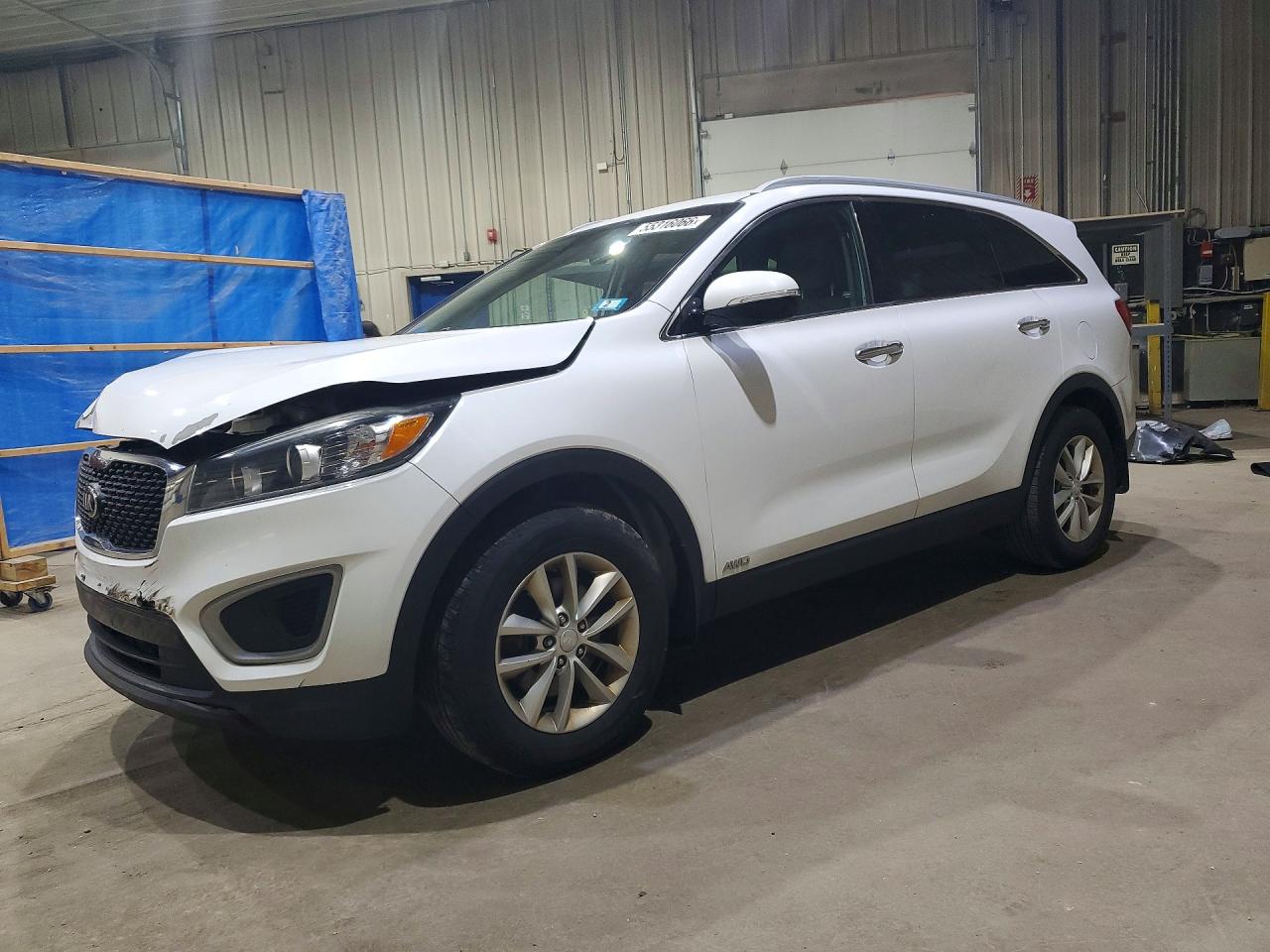 Salvage Kia Sorento Image