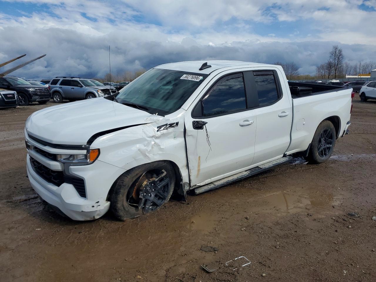 Salvage Chevrolet Silverado Image