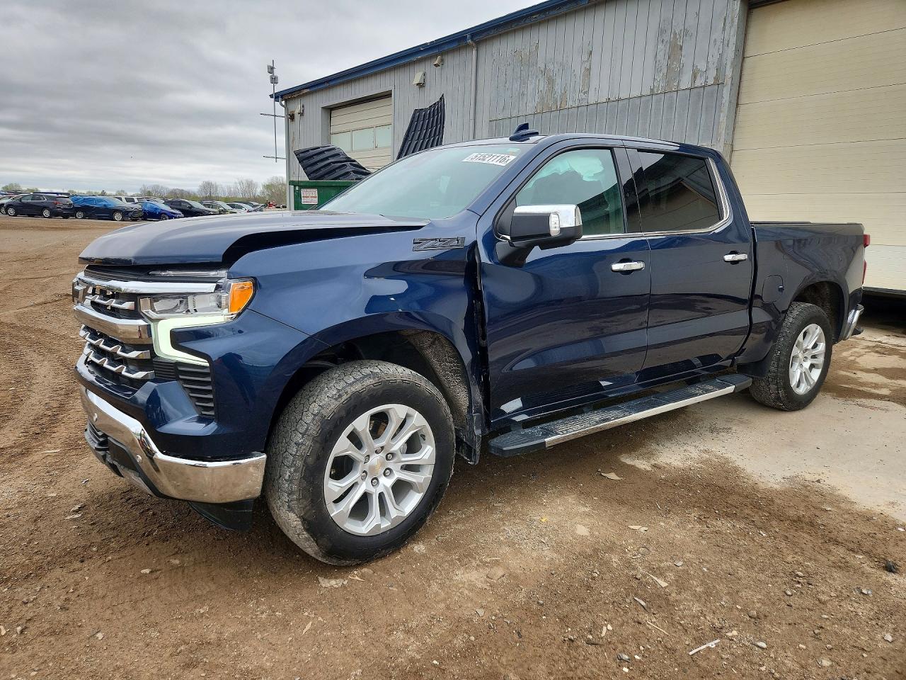 Salvage Chevrolet Silverado Image