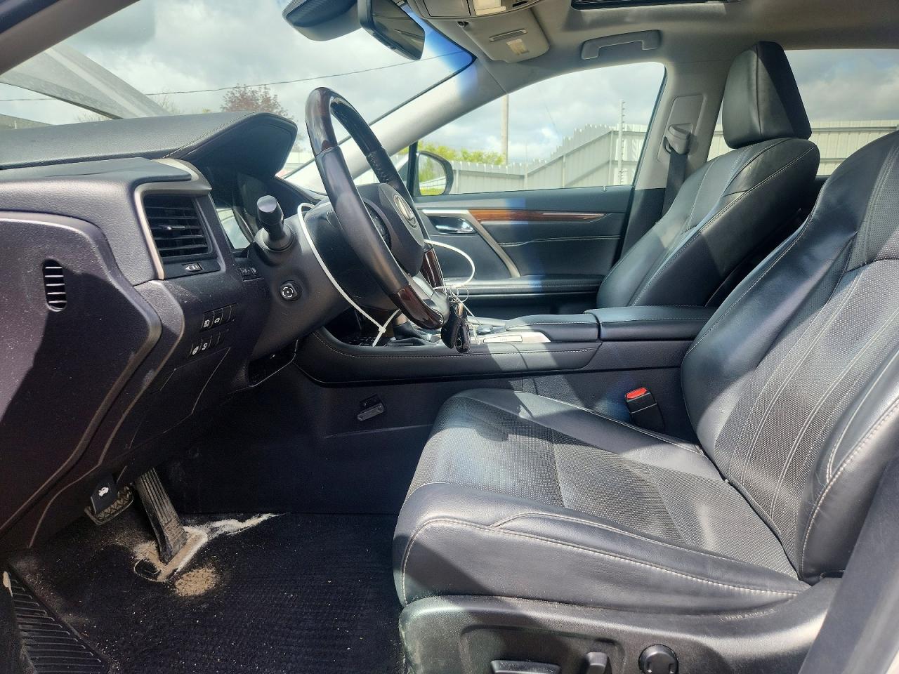 Lexus RX Base