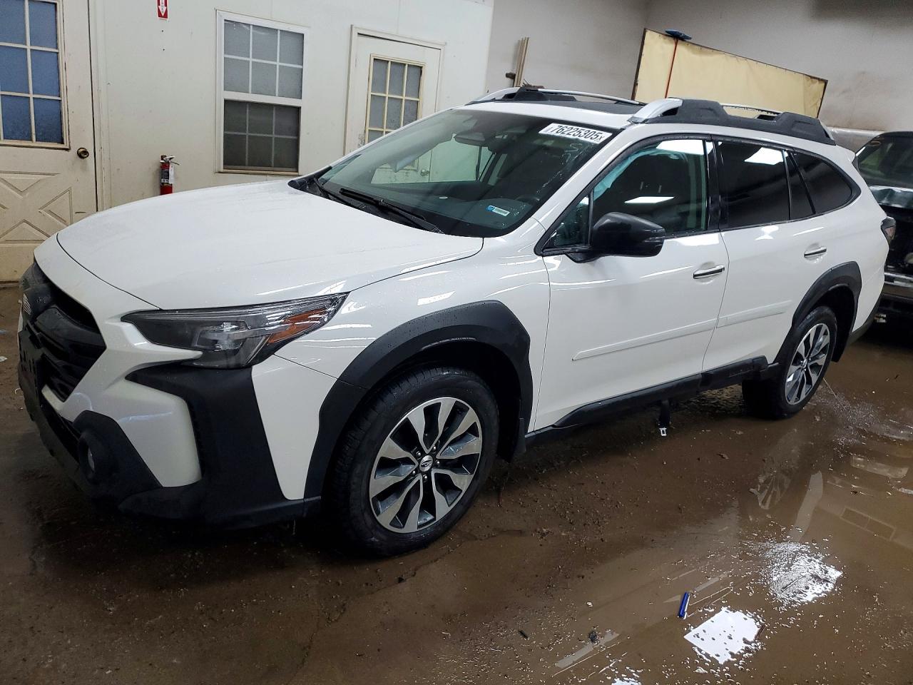 Salvage Subaru Outback Image