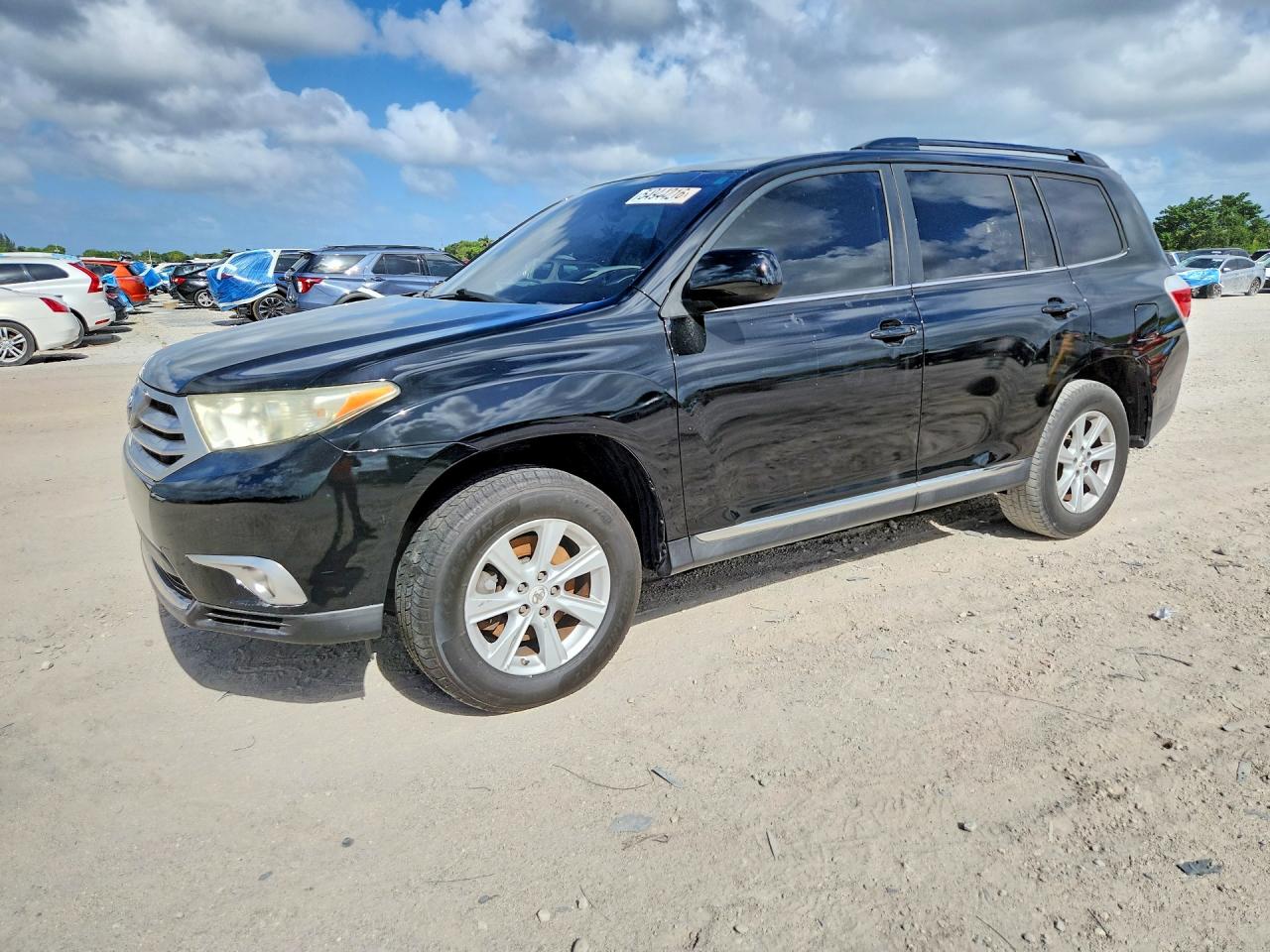 Salvage Toyota Highlander Image