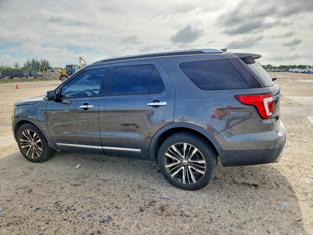 Ford Explorer Platinum