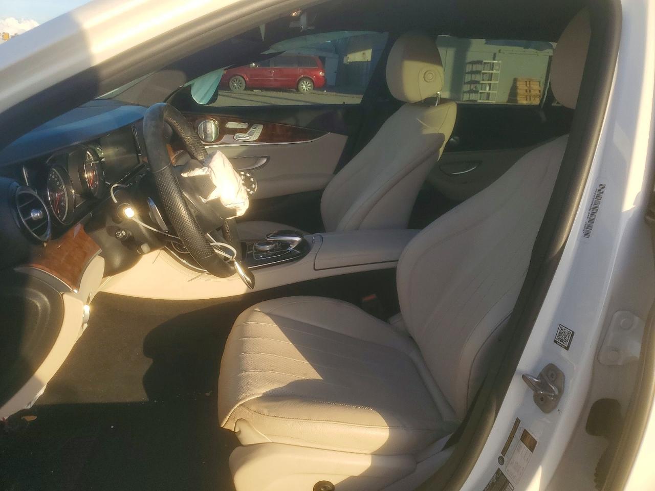 Mercedes-Benz E-Class 300 4matic