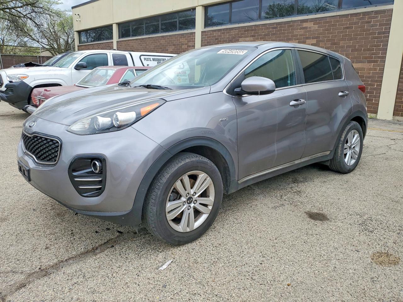 Salvage Kia Sportage Image