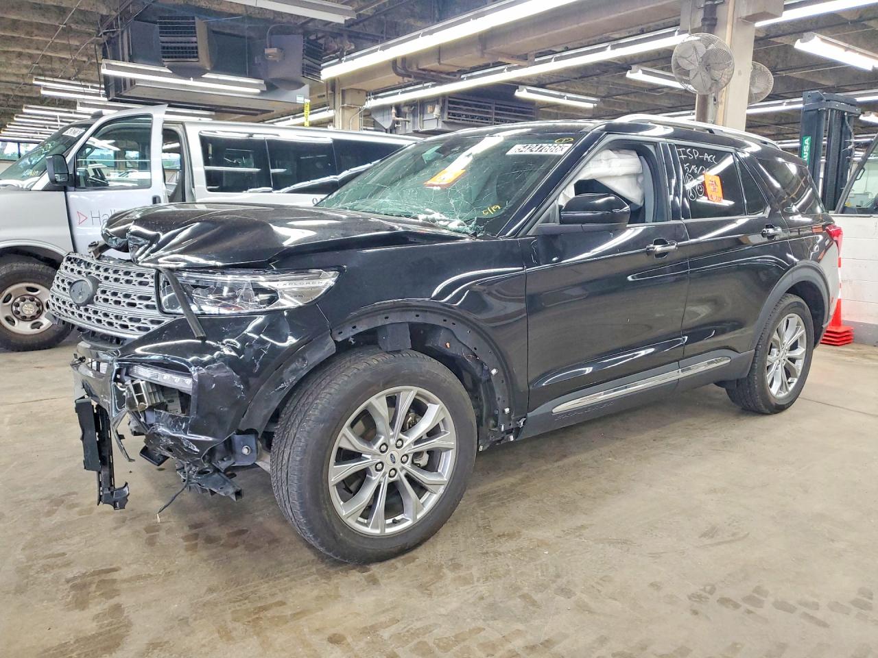 Salvage Ford Explorer Image
