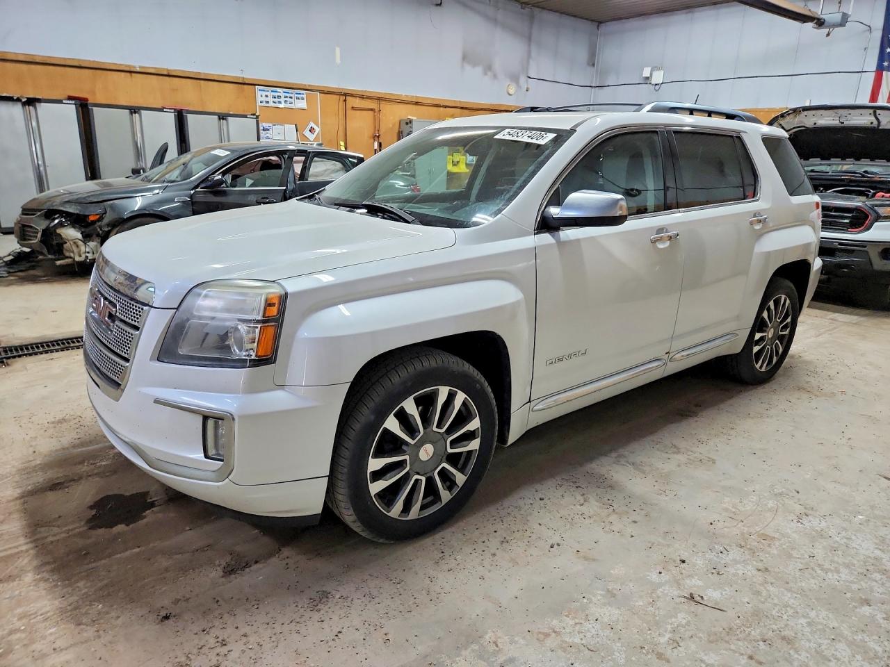 Salvage GMC Terrain Image