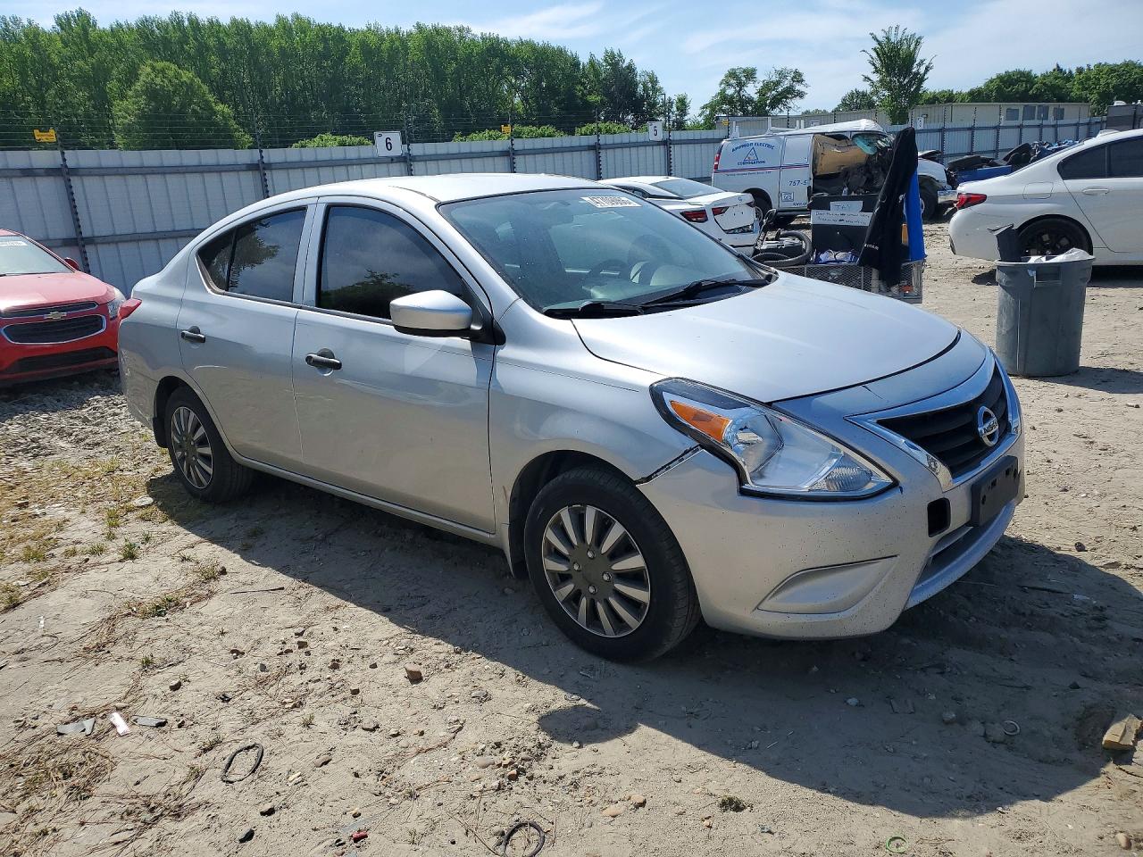 Nissan Versa 1.6 S