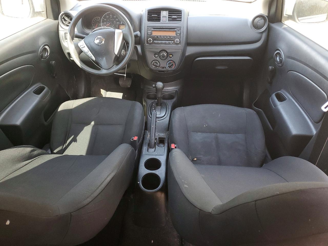 Nissan Versa 1.6 S