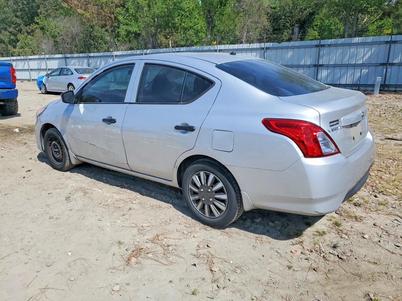 Nissan Versa 1.6 S