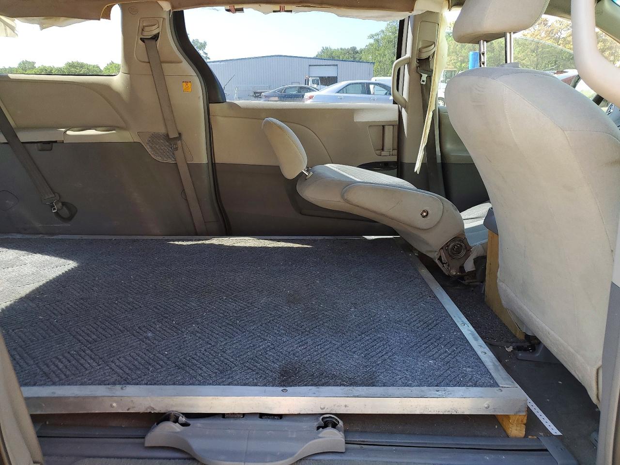 Toyota Van