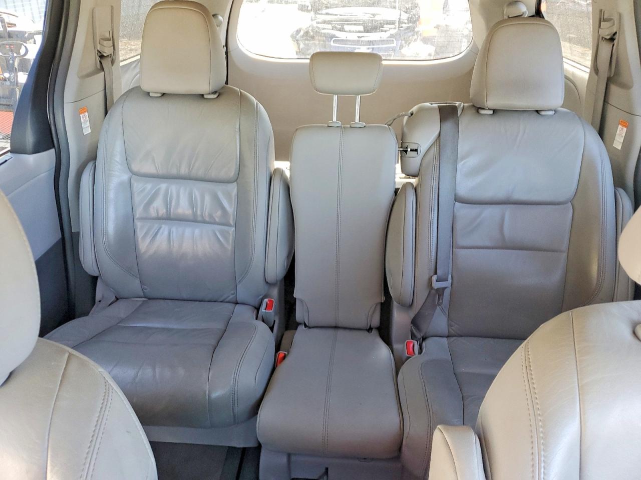 Toyota Sienna Xle 8-passenger