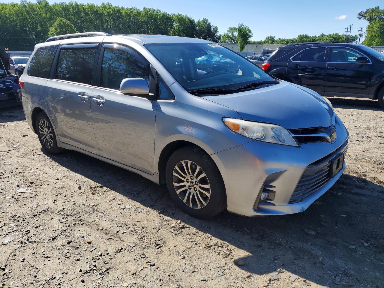 Toyota Sienna Xle 8-passenger
