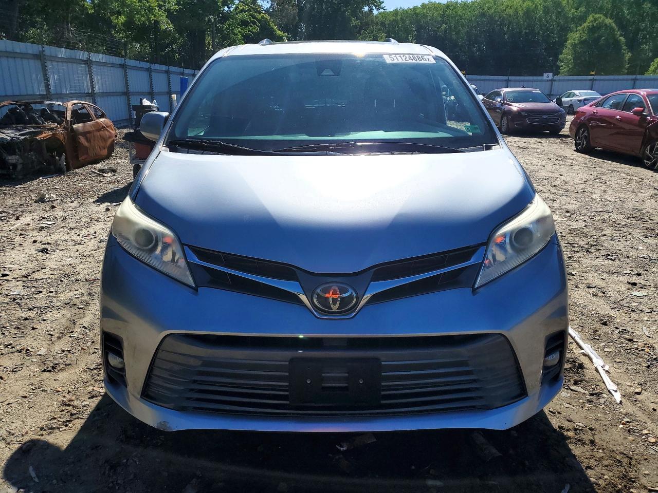 Toyota Sienna Xle 8-passenger