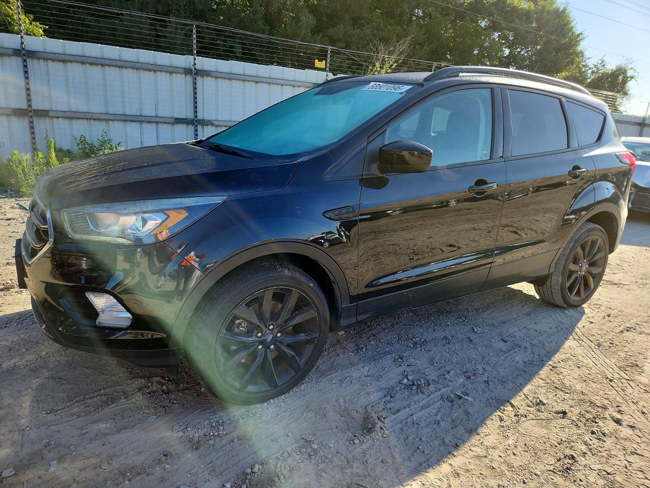 Salvage Ford Escape Image