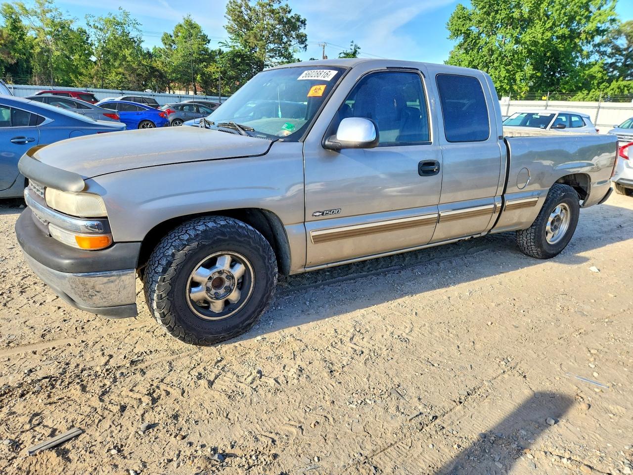 Salvage Chevrolet Silverado Image