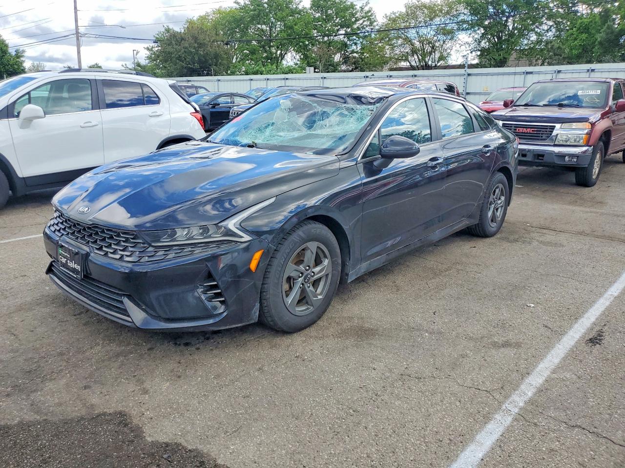 Salvage Kia K5 Image