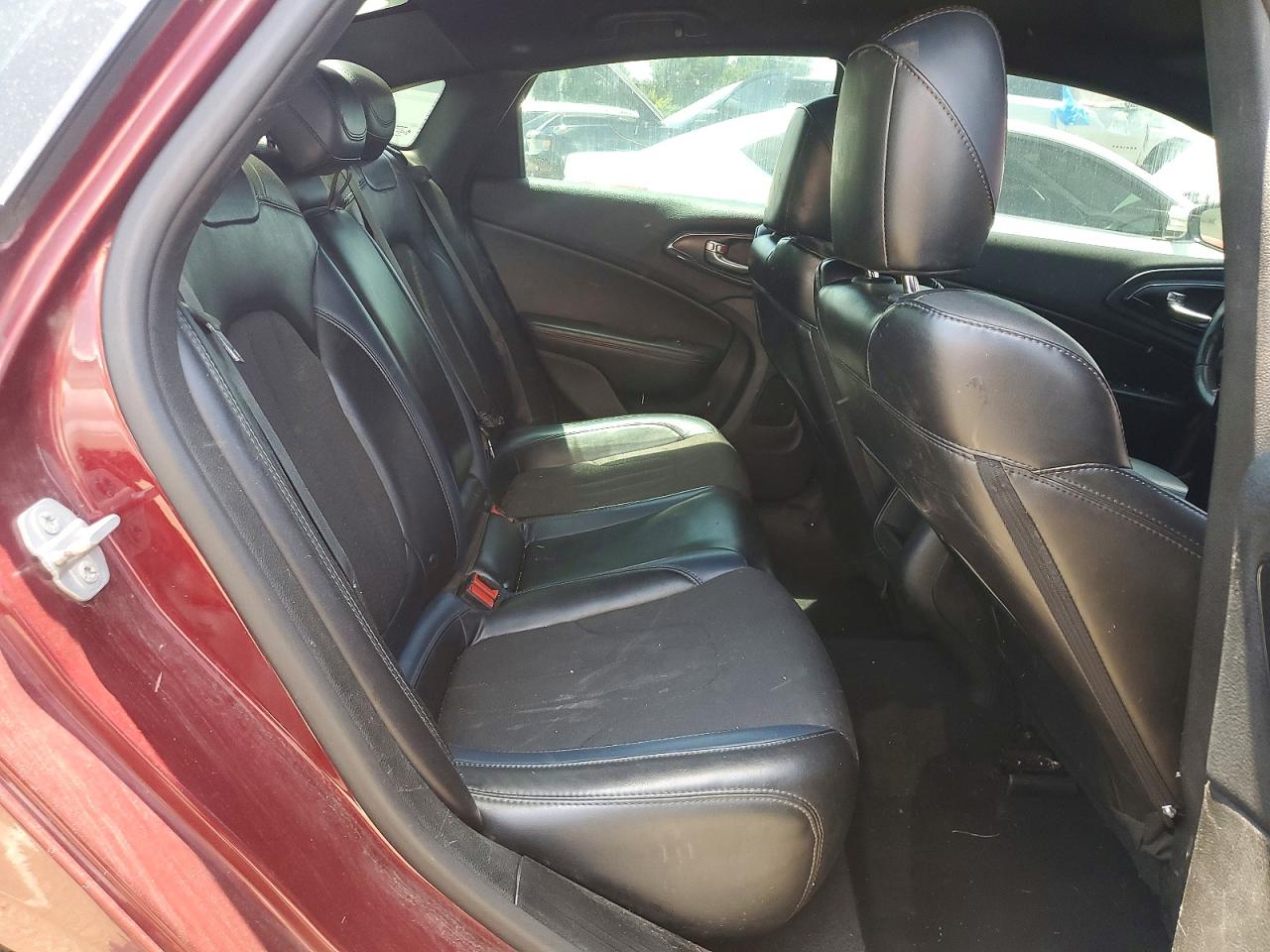 Chrysler 200 S