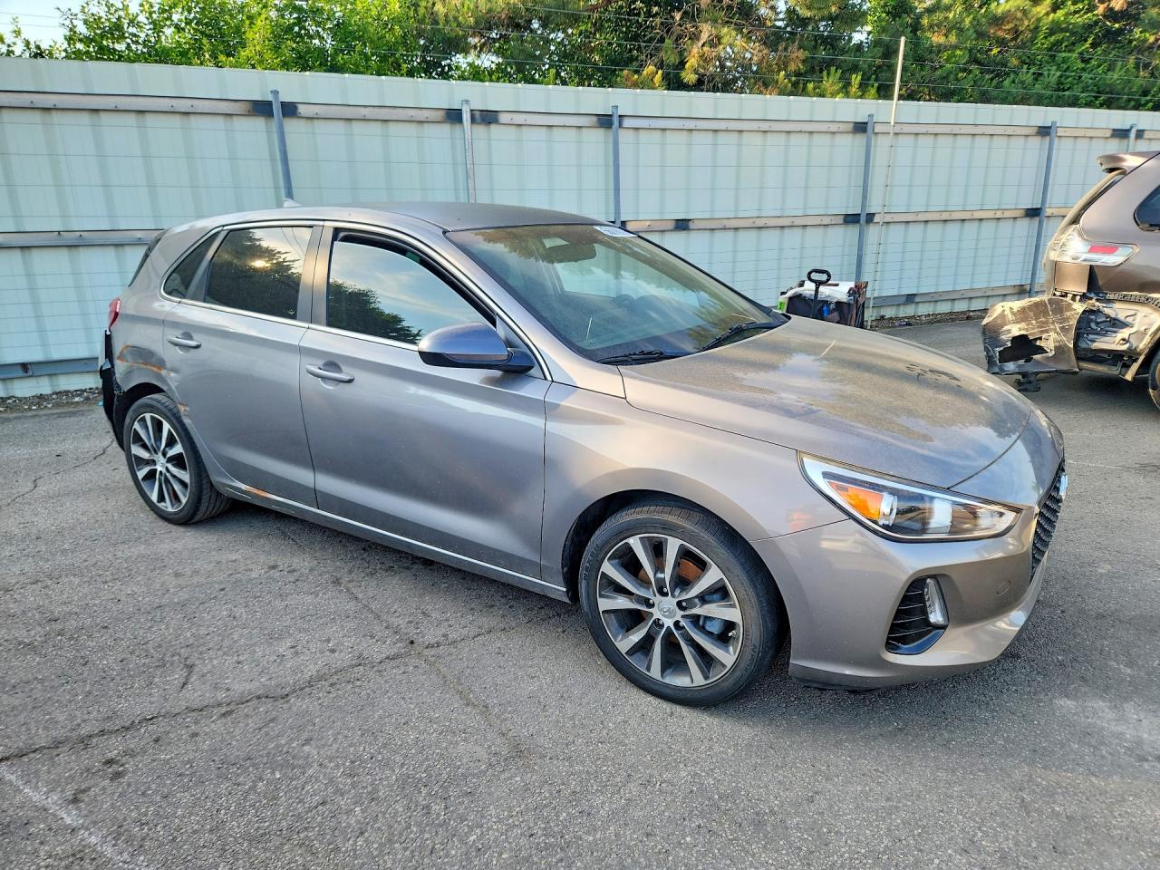 Hyundai ELANTRA Base