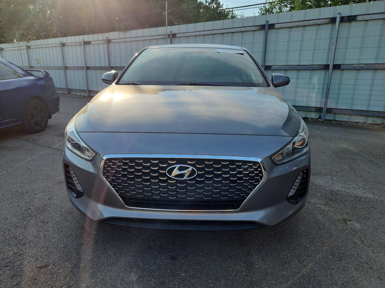 Hyundai ELANTRA Base