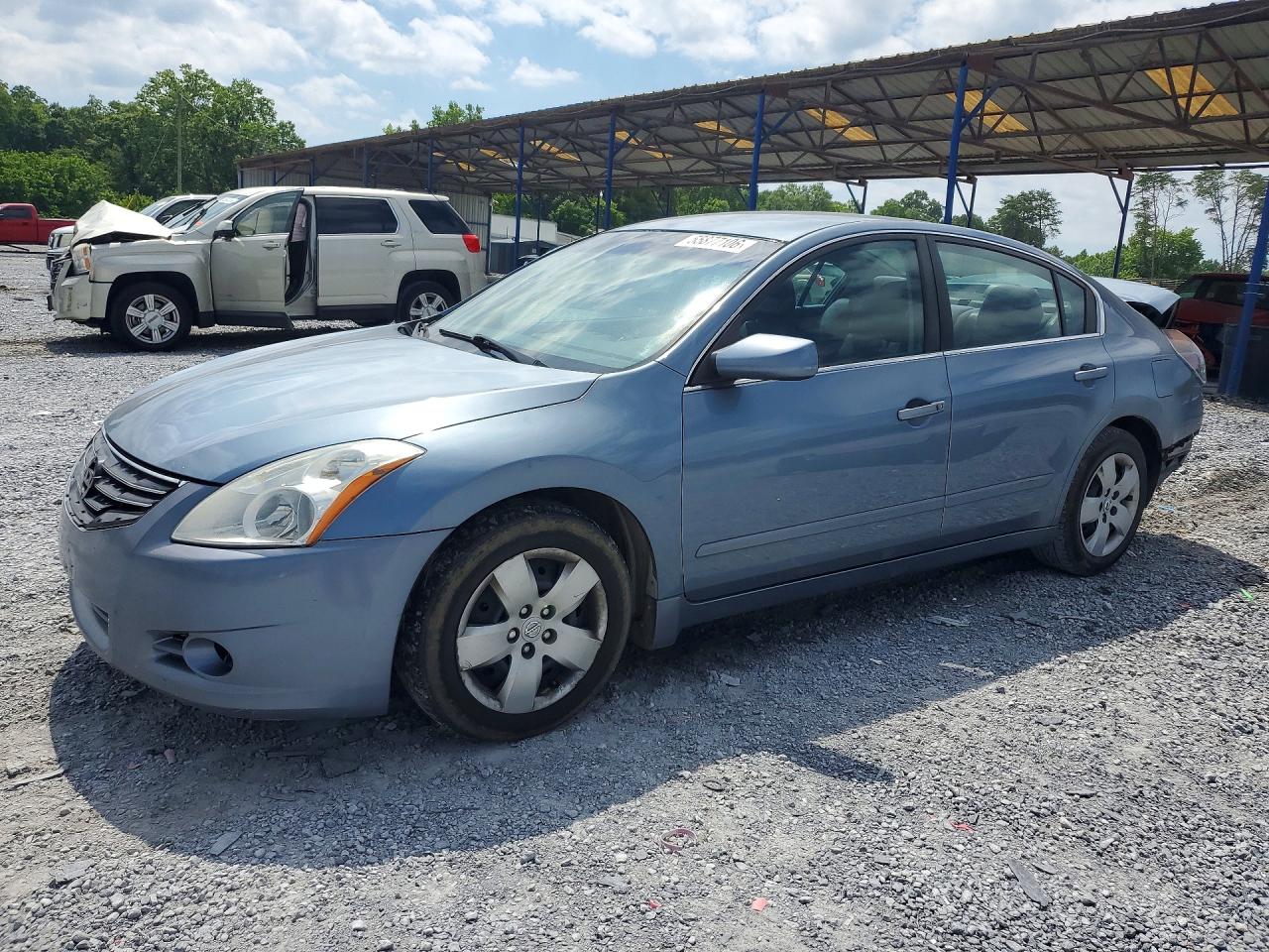 Salvage Nissan Altima Image
