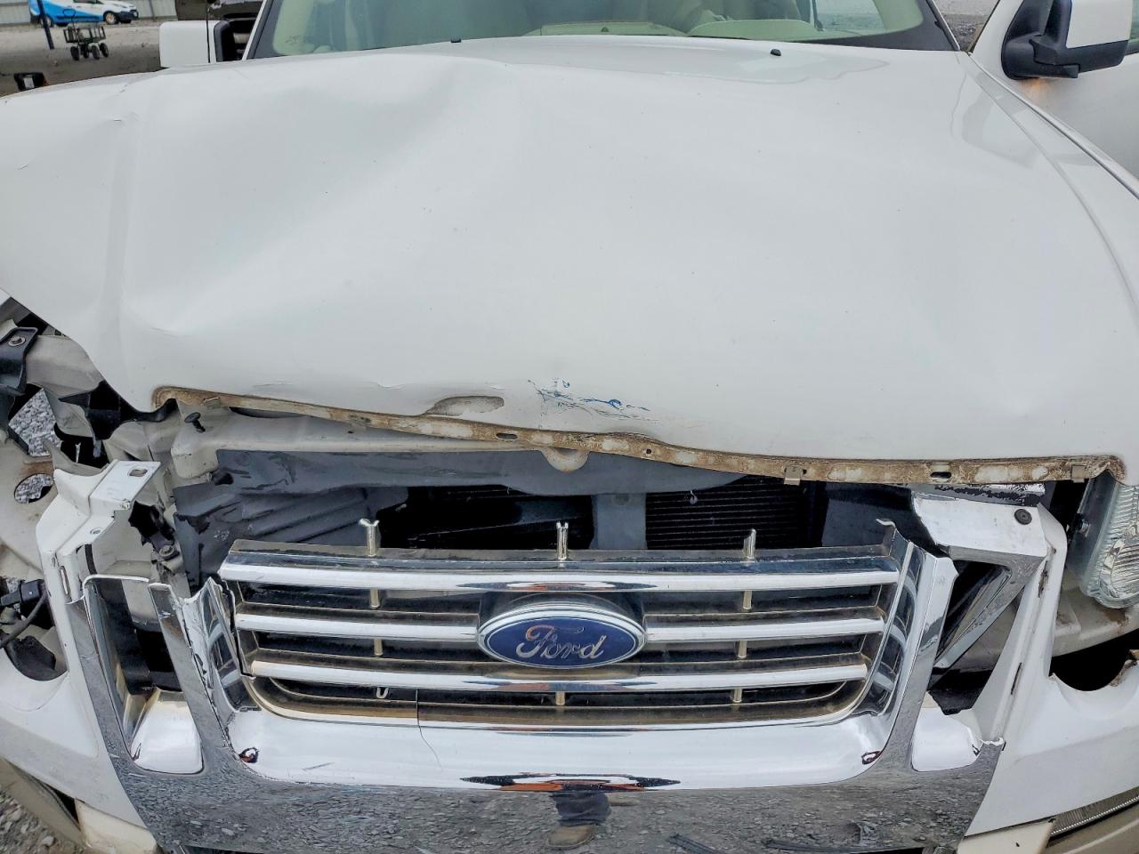 Ford Explorer Eddie Bauer