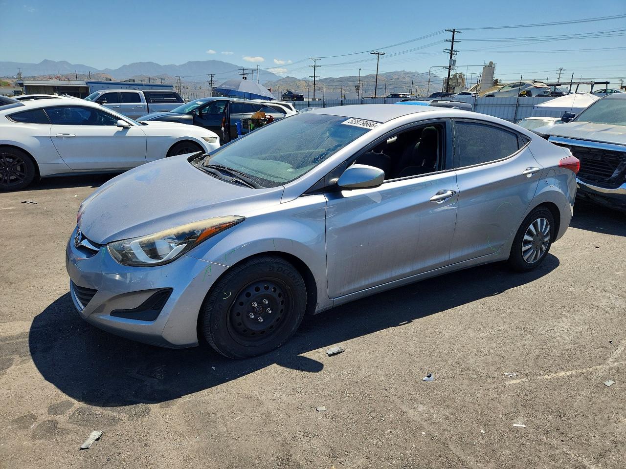 Salvage Hyundai ELANTRA Image