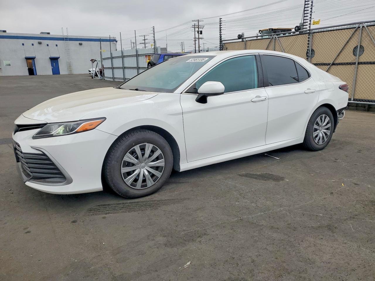 Salvage Toyota Camry Image
