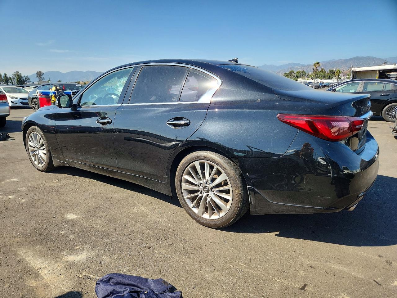 INFINITI Q50 Luxe